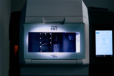 DeTres Image